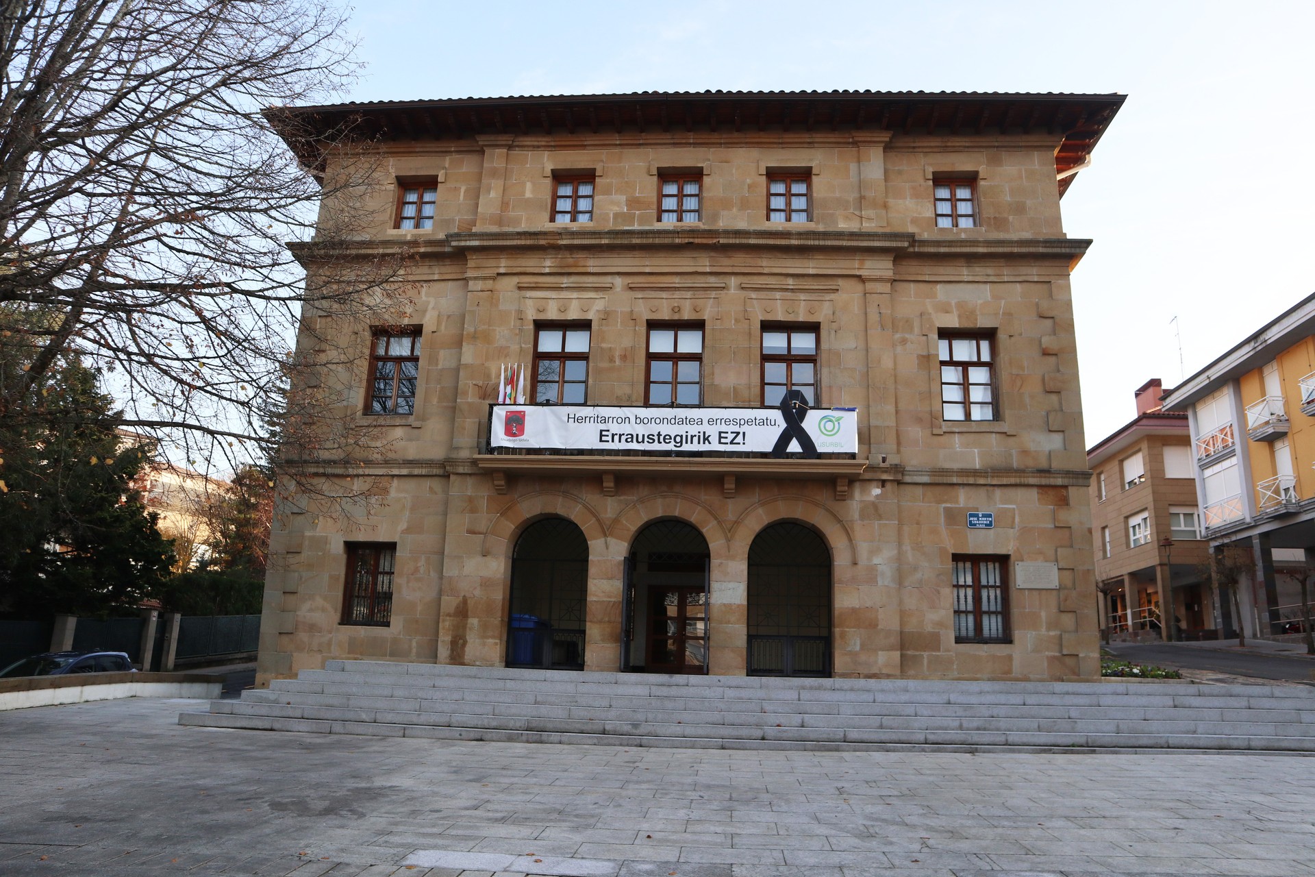 55 alkateren proposamen alternatiboa, Aldundiak udalentzat iragarritako foru funtsaren %20ko murrizketaren aurrean