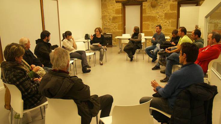 Santixabelak lotzen hasteko lehen bilera, otsailaren 23an