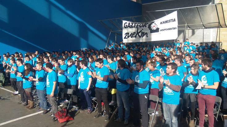 Gazte antolakundearen 40. urtemugaren argazkian parte hartzera deitu du Usurbilgo Ernaik