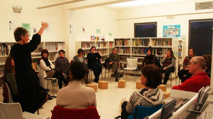 Haur poesiaren inguruko hitzaldia 18:00etan liburutegian, Yolanda Arrietarekin