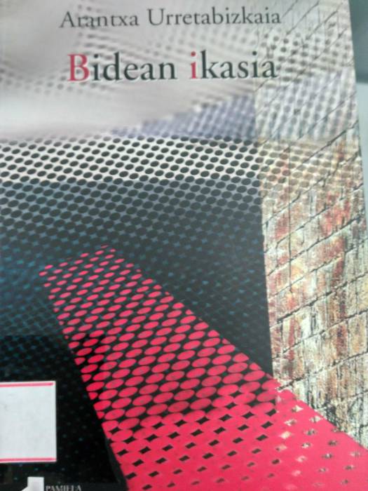 Arantxa Urretabizkaia, liburutegiko irakurketa topaketako datorren gonbidatua